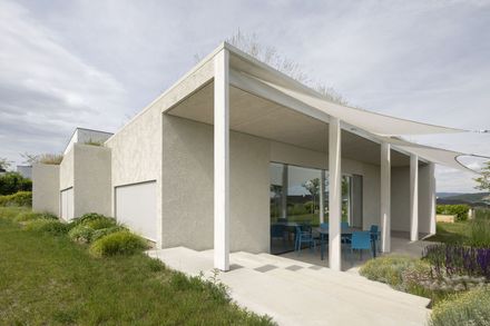 Rdom 2 House