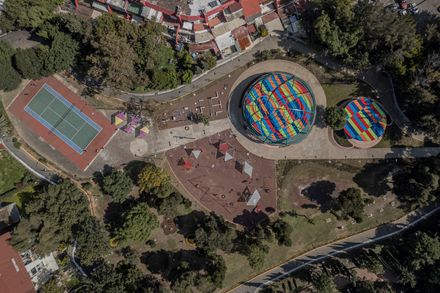 UH INFONAVIT Iztacalco Housing Unit and Public Space