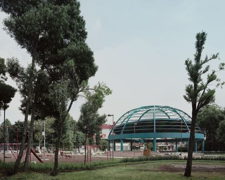 UH INFONAVIT Iztacalco Housing Unit and Public Space