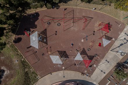 UH INFONAVIT Iztacalco Housing Unit and Public Space