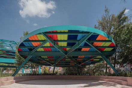 UH INFONAVIT Iztacalco Housing Unit and Public Space