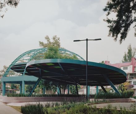 UH INFONAVIT Iztacalco Housing Unit and Public Space