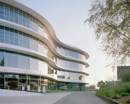 Mobilis Automotive Building
