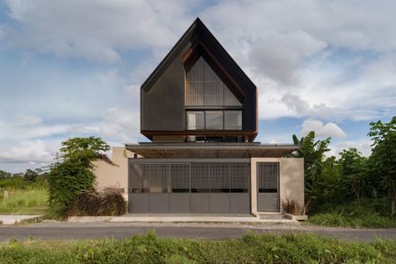 Soil and Sand Villa
