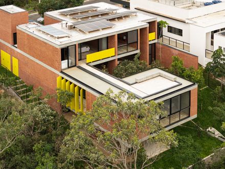 House of the 7 Trees