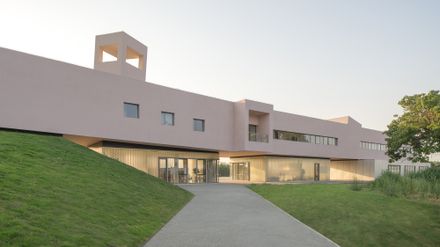 The Xue Village Community And Tourist Service Center