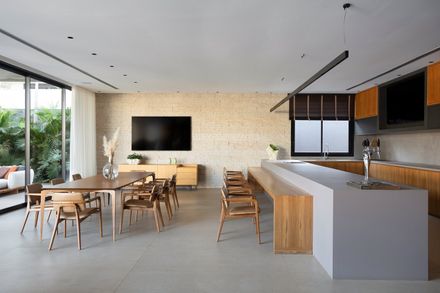 House G+B