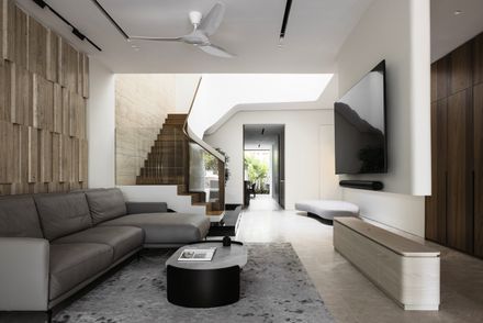 House of Dancing Light / Freight Architects
