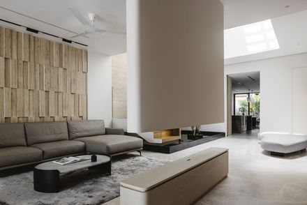 House of Dancing Light / Freight Architects