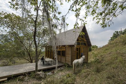 Lamarilla Reforestation House