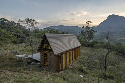 Lamarilla Reforestation House