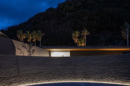 River Sea Villa