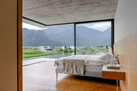 One-Wall House
