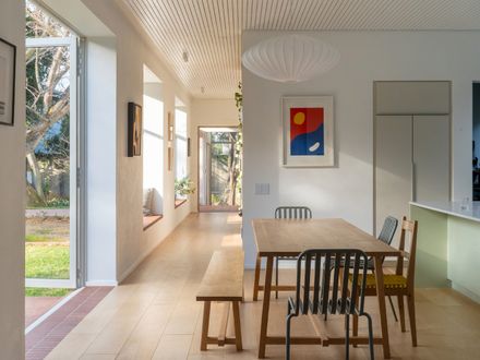 Two Sides House