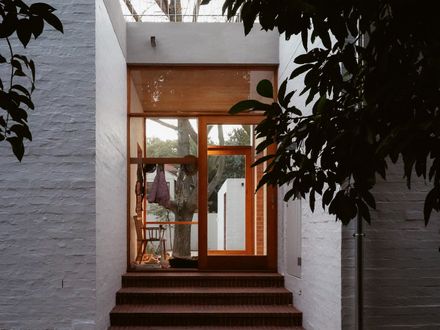 Two Sides House