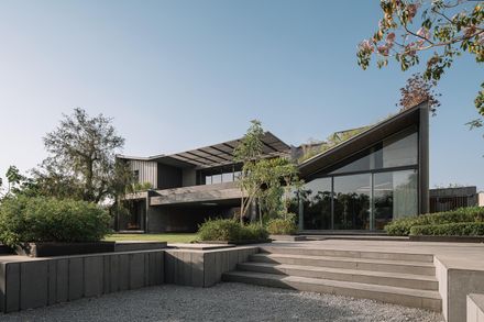 Link House
