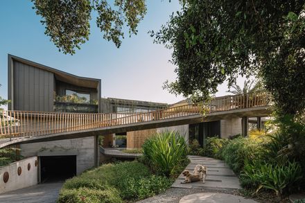 Link House