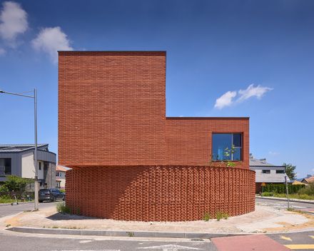 C104-9 House