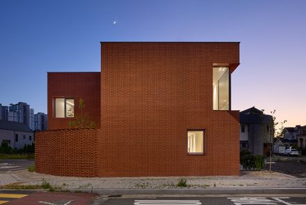 C104-9 House
