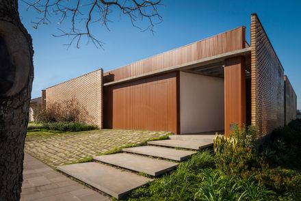 House Aura