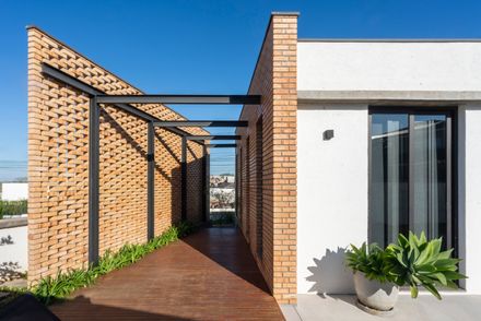 House Aura