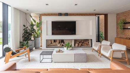 House Aura