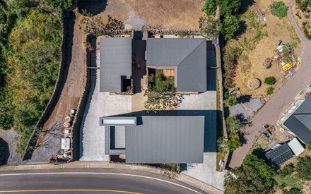 Stone Wall Stay House