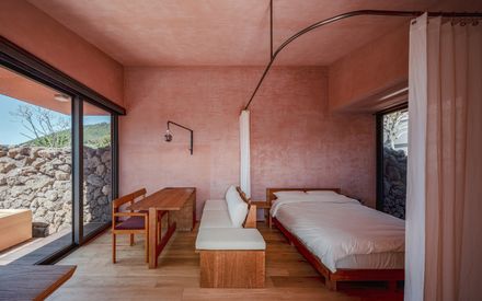 Stone Wall Stay House
