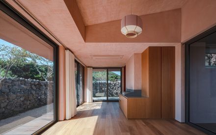 Stone Wall Stay House