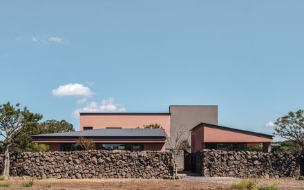 Stone Wall Stay House