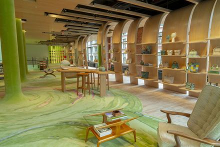 Longchamp Boutique