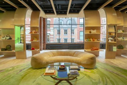 Longchamp Boutique
