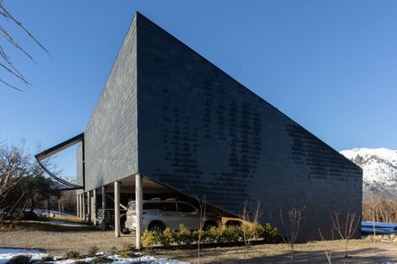 Uan House