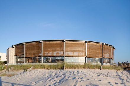 Sétimo Ano De Praia Beach Support Facility
