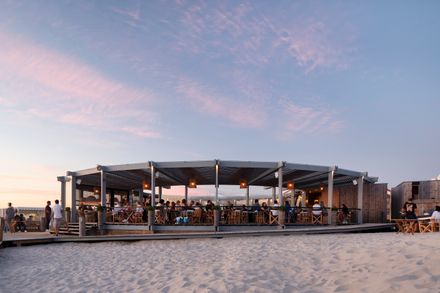Sétimo Ano De Praia Beach Support Facility