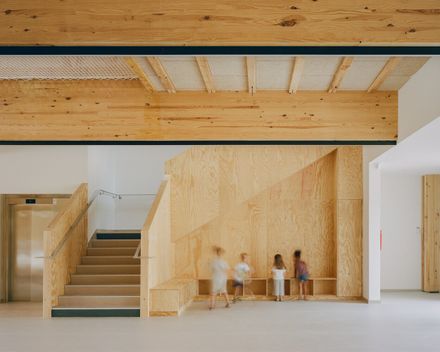 Elisabeth And Robert Badinter Elementary School