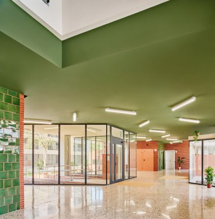 50 Social Housing Units – De Peus A Terra I El Cap Pels Núvols