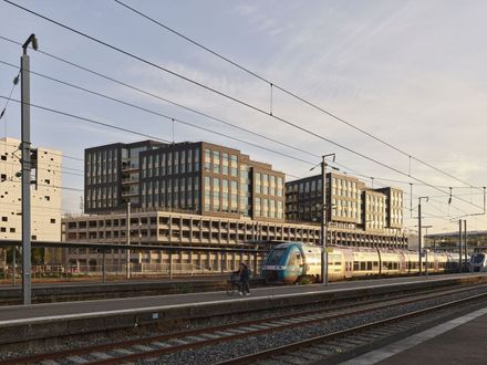 Multimodal Hub and Offices
