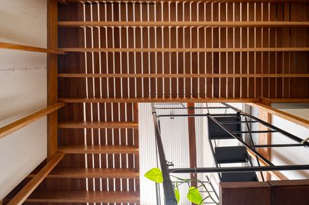 Inhabited Work in Huayruro