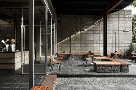 Fours Bakery Signature