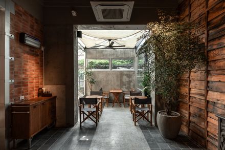 Fours Bakery Signature