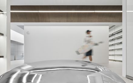 Traces Of Light Indoor Golf Course