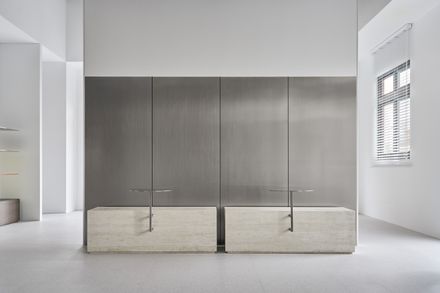 Traces Of Light Indoor Golf Course