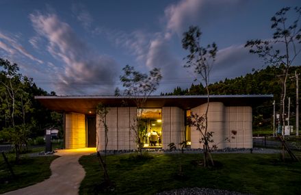 Lib Earth House Model B