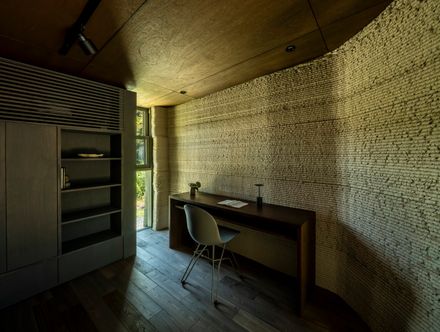 Lib Earth House Model B