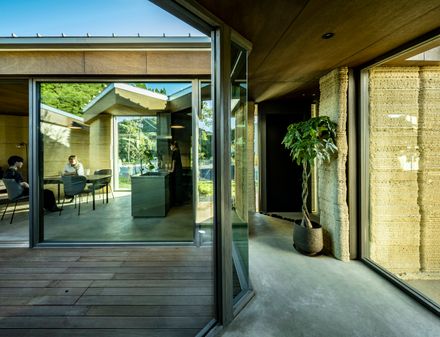 Lib Earth House Model B