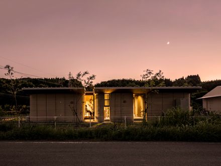 Lib Earth House Model B