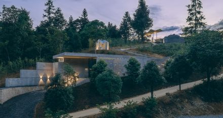 Half-Mountain Cloud Station