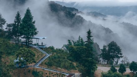 Half-Mountain Cloud Station