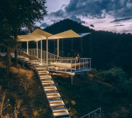 Half-Mountain Cloud Station